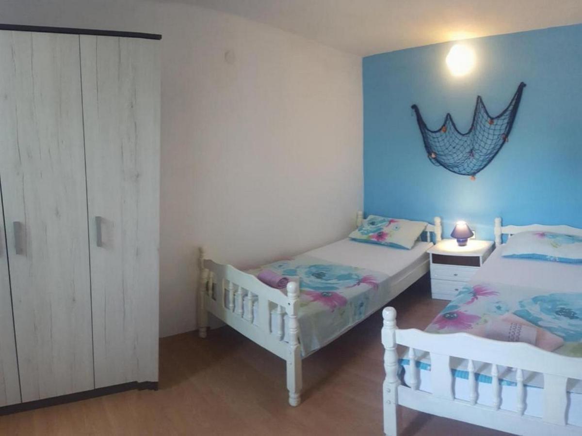 Apartments Katarina Vis Extérieur photo